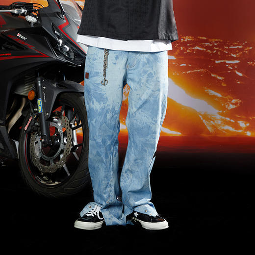 WHISTLEHUNTER(WSTHT)不对称剪裁扎染牛仔裤百搭水洗蓝色微喇叭裤 商品图1