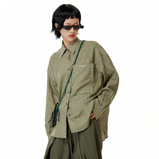 HOLONOMIC 原创设计褶皱感落肩宽松长袖衬衫 商品图3