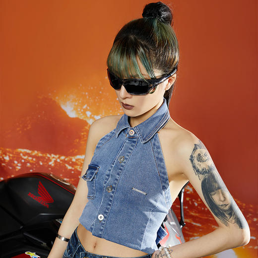 WHISTLEHUNTER(WSTHT)水洗弹力牛仔夏日性感背心辣妹短款挂脖上衣 商品图2