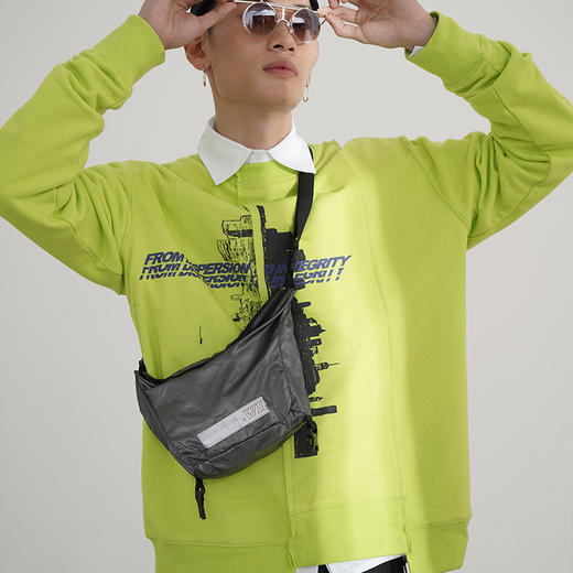 WHISTLEHUNTER 三色防水多功能青少年潮流百搭户外情侣运动斜挎包 商品图1