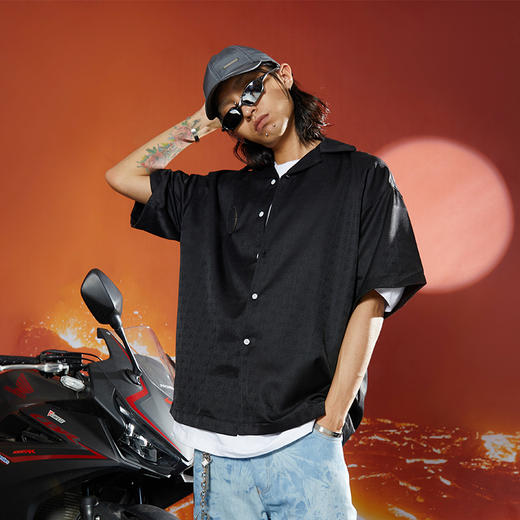 WHISTLEHUNTER(WSTHT)情侣暗纹古巴领衬衣 金属标夏威夷短袖衬衫 商品图1