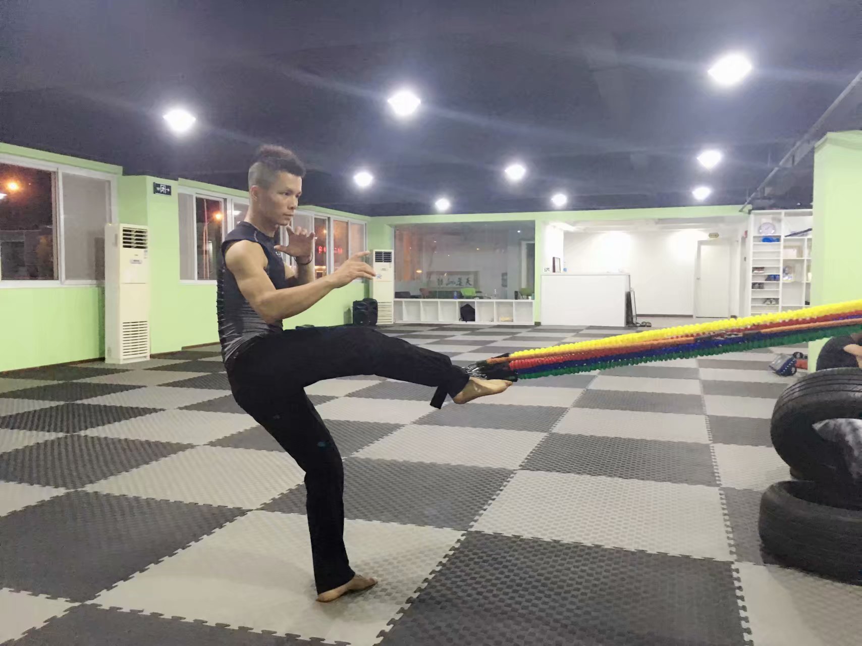 截拳道中级教程流动性教学片2之步腿合一(步法与腿法)