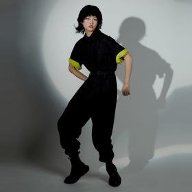 HOLONOMIC 原创设计工装腰果花拼贴宽松垂感束脚连体裤