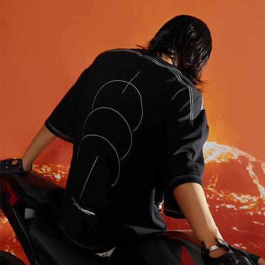 WHISTLEHUNTER(WSTHT)明线皱感弹力冰感短袖 烫银撞色印花主题T恤 商品图1