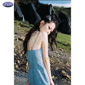 EhK 夏季女设计感高腰蓝色水洗纹理牛仔链条吊带连衣裙