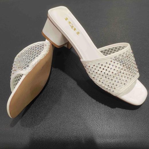 lfgj jeans bd306 时尚水钻透明胶皮方跟凉拖 商品图2