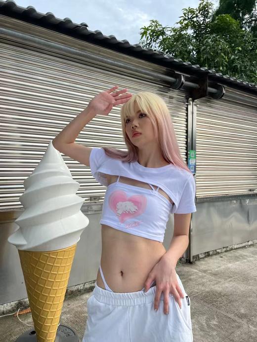 MATEMATE原创妹妹爱心logo斜肩纯欲吊带背心短袖多层次罩衫两件套 商品图2