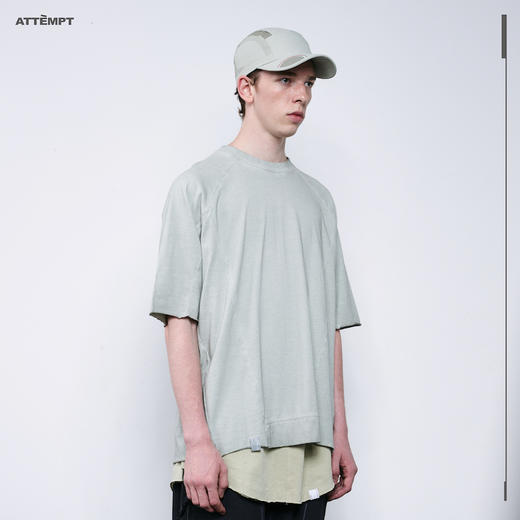 ATTEMPT AW20 结构前倾异形分割文字印花短袖T恤 商品图1