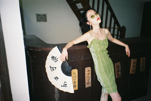 EhK 2021春夏复古牛油果绿格子绑带短裙子可调节吊带连衣裙女 商品图1