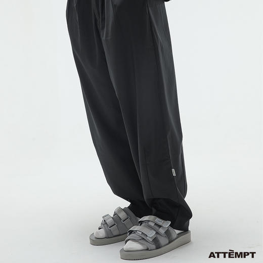 ATTEMPT 定番产品 宽松立体剪裁垂感西裤 商品图1