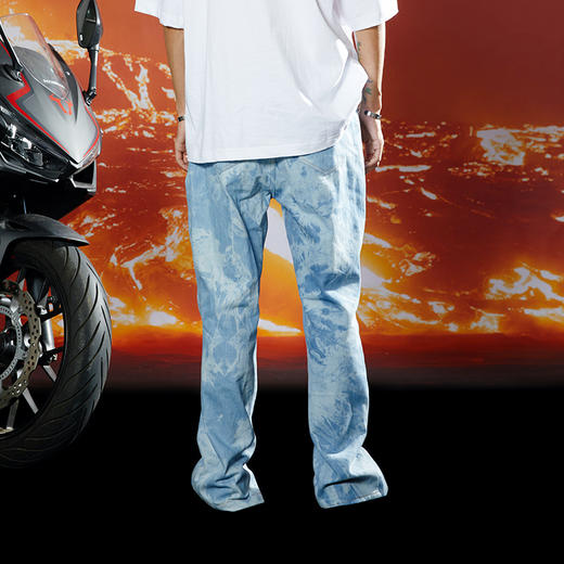 WHISTLEHUNTER(WSTHT)不对称剪裁扎染牛仔裤百搭水洗蓝色微喇叭裤 商品图3