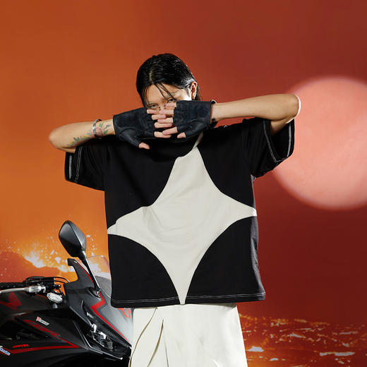 WHISTLEHUNTER(WSTHT)明线皱感弹力冰感短袖 烫银撞色印花主题T恤 商品图2