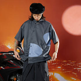 WHISTLEHUNTER(WSTHT)不规则撞色空洞衬衣立体剪裁斜门筒短袖衬衫