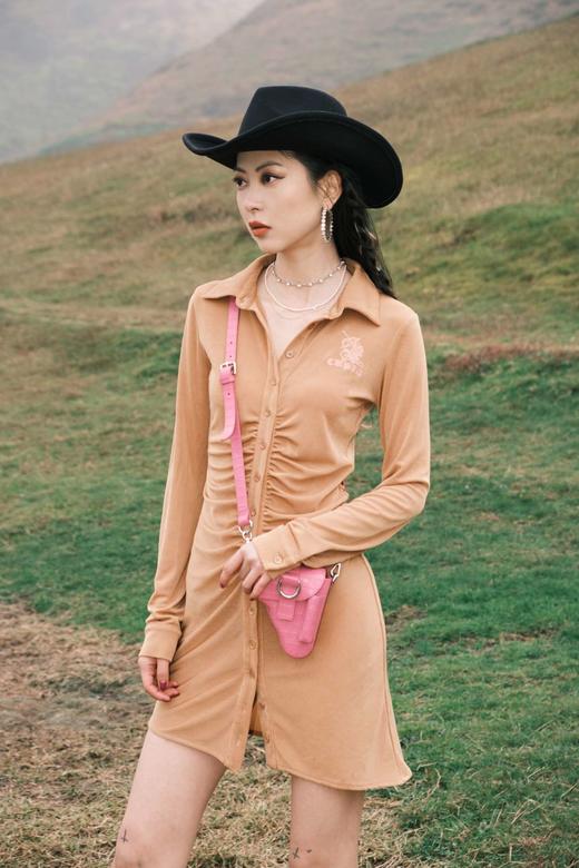 EhK 丘比特爱情寓意 甜美弹力刺绣连衣裙双色 商品图1