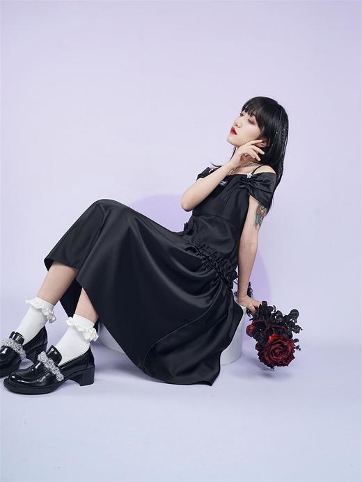 fragileheart易碎商店缎面吊带一字肩无袖高腰黑色高定连衣裙女春 商品图1