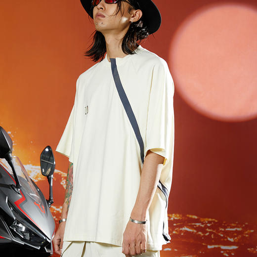 WHISTLEHUNTER(WSTHT)两色圆领撞色宽松T恤 金属标斜拉链全开短袖 商品图1