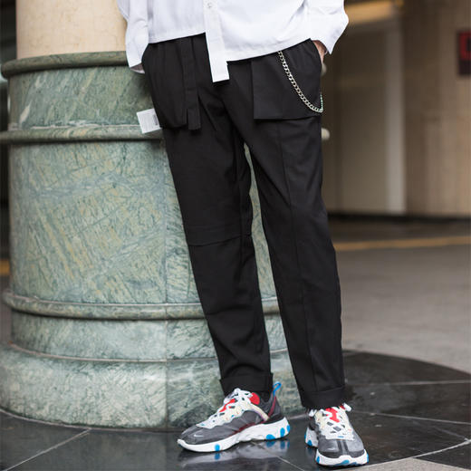 WHISTLEHUNTER青少年潮流结构剪裁撕边链条拼接口袋混纺黑色长裤 商品图0