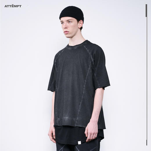 ATTEMPT AW20 结构前倾异形分割文字印花短袖T恤 商品图2
