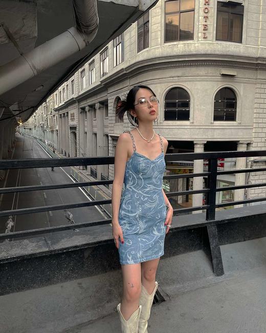 EhK 新色 设计感高腰蓝色提花 牛仔链条吊带夏季新款连衣裙女 商品图3