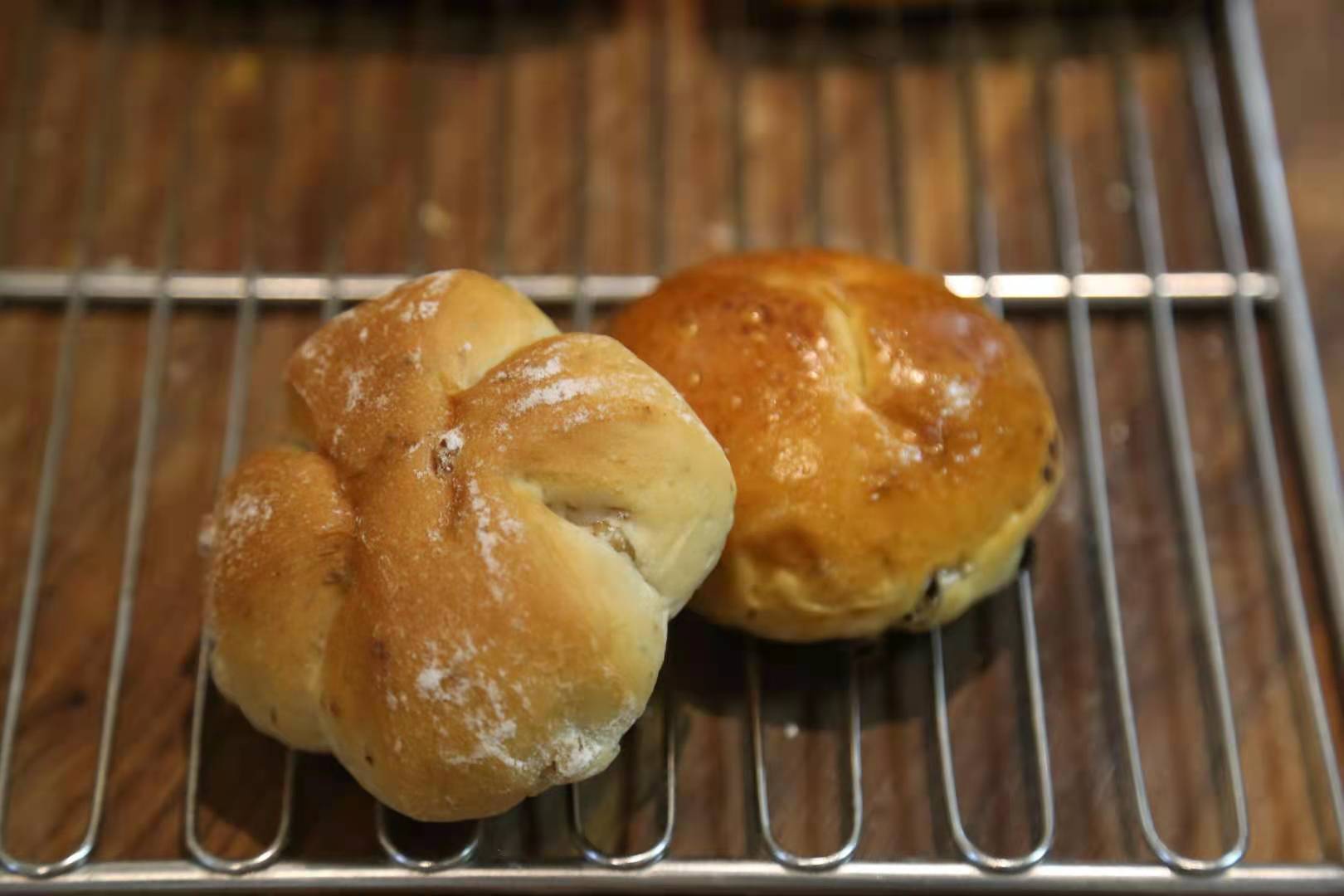 核桃提子小餐包