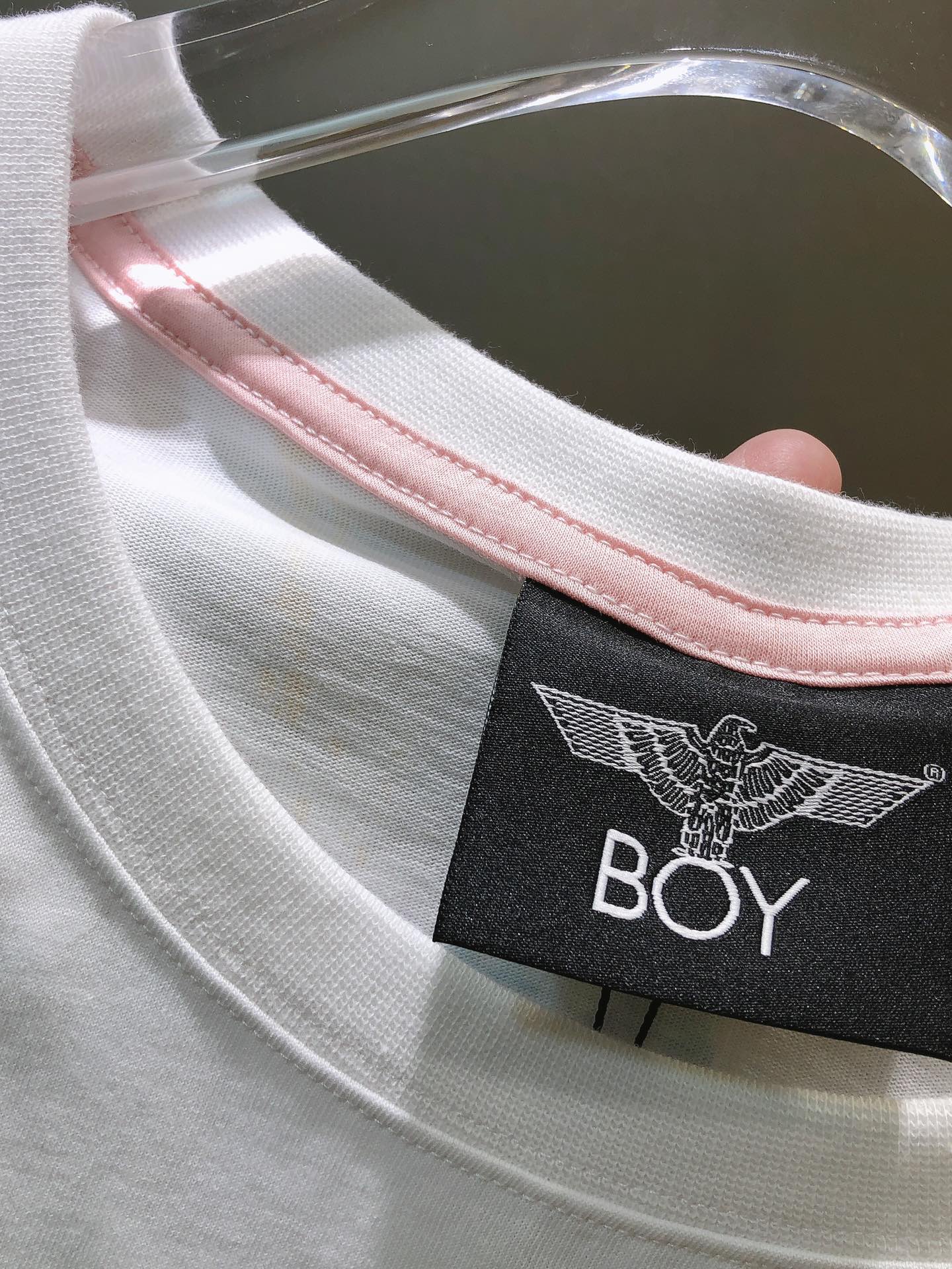 点此购买 boy渐变白色泼墨短袖t恤 ss183047