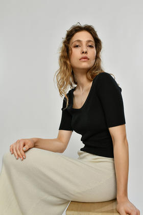 2021新款女士丝羊绒16针单股修身半身裙