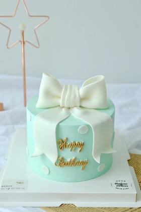 浅绿色蝴蝶结蛋糕（务必提前24小时下单）