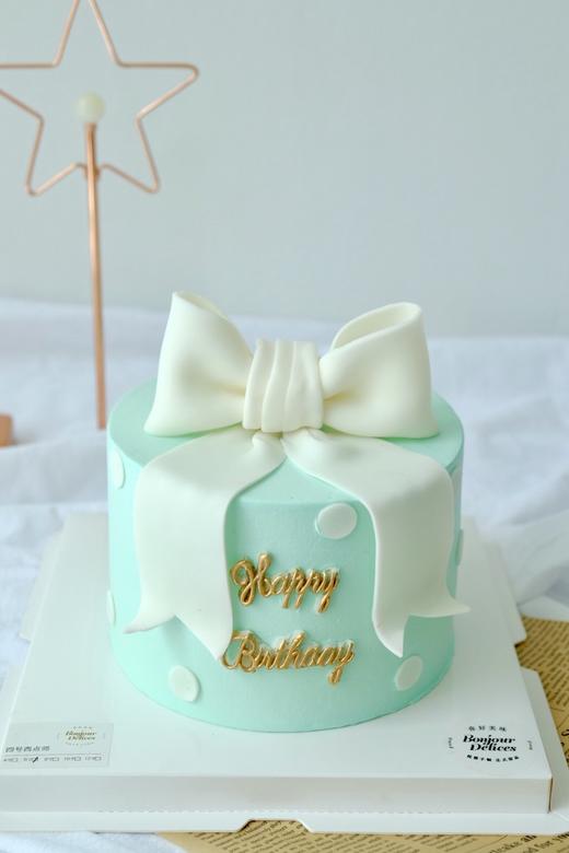 浅绿色蝴蝶结蛋糕（务必提前24小时下单） 商品图0