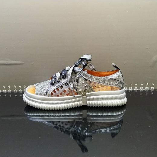 LFGJ 4828 设计师款P C材质凉鞋(鞋款有色差，鞋底有磨损，介意勿拍) 商品图1