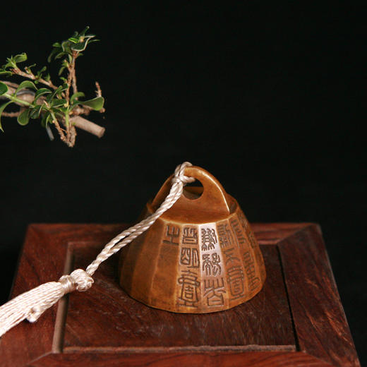 【秦始皇诏文权】瓜型镇纸，文房美物，4cm*3cm*235克，全国包邮！ 商品图1