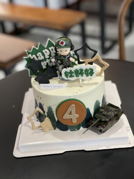 半翻糖特种兵摆件奶油蛋糕 商品图0