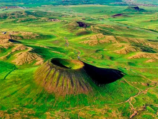 五一2日【乌兰哈达火山露营】深度探索6座火山-草原露营-探秘6000万年前的遗迹畅游草原阿那亚涝利海 商品图7