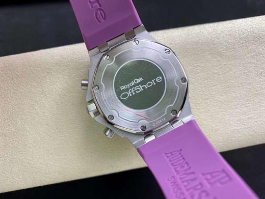 爱彼石英计时女装网红爆款爱彼皇家橡树香芋紫来货🌟🌟
316精钢表壳镶钻八角钻石壳边设计 进口瑞士多动能石英机芯 稳定带计时功能 蓝宝石水晶镜面刮不花玻璃 采用食品级别安全橡胶 商品图9