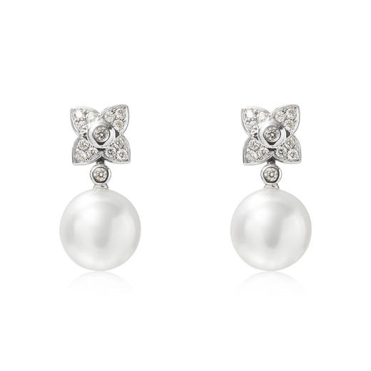18K金珍珠花瓣两用款耳钉
珍珠12-13mm 商品图0