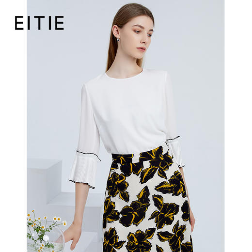 EITIE爱特爱秋季新款简约通勤喇叭袖直筒圆领套头T恤上衣6313003 商品图0