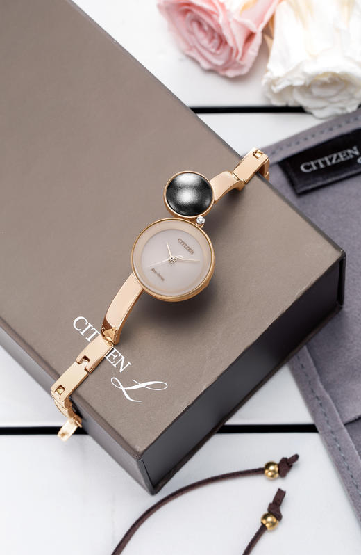 西铁城日本官方正品光动能防水时尚潮流女表EW5496-52W 商品图5