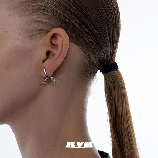 KVK耳环2021年新款潮简约冷淡风防过敏耳钉女高级耳骨钉个性耳饰 商品图2