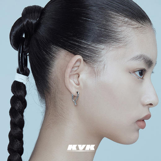 KVK耳环2021年新款潮ins防过敏耳钉女简约小巧冷淡风耳针气质耳饰 商品图1