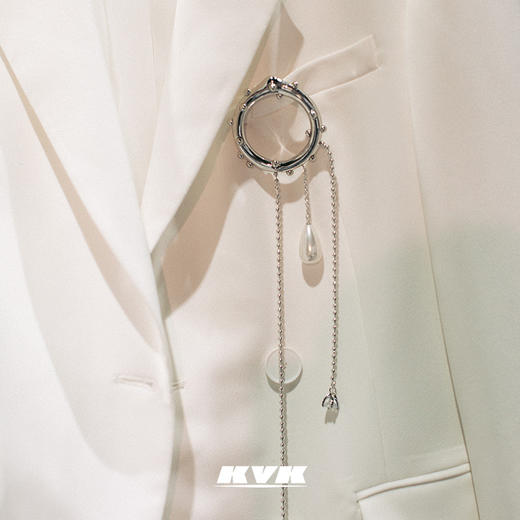 KVK胸针ins潮个性2021新款可爱防走光扣固定领口高档装饰流苏饰品 商品图3