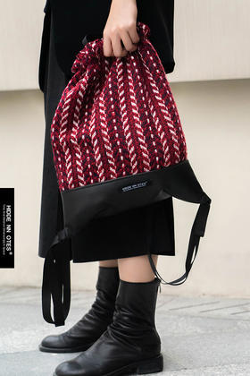 〖HIDDE NN OTES〗原创抽绳束口袋 呢子pu拼接单双肩可用背包