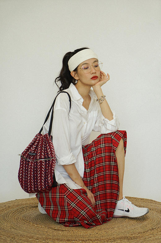 〖HIDDE NN OTES〗原创抽绳包 红色编织条纹呢子简约双肩包女 商品图0