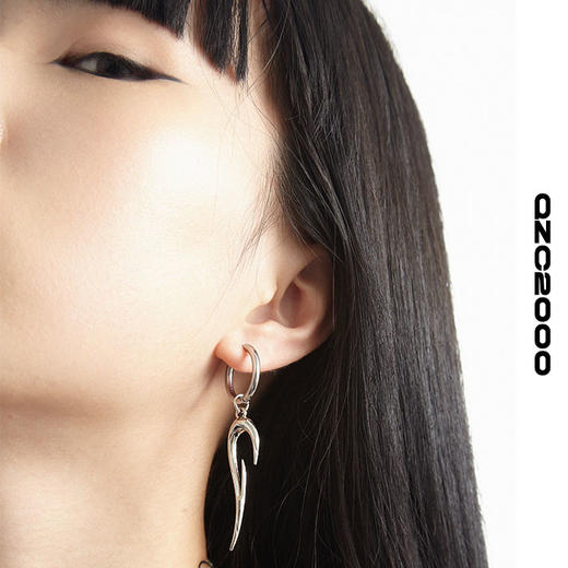 QZC2000 时装简约设计图腾金属耳环 耳坠 吊坠  情侣款 商品图3