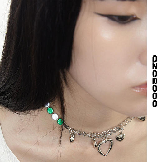 QZC2000 Y2K爱心吊坠绿色反光梦幻珍珠拼白串珠磁铁吸扣项链 商品图3