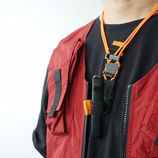 made by dizon 机能电子挂链户外风多功能电子产品烟杆斜挎挂绳 商品图3