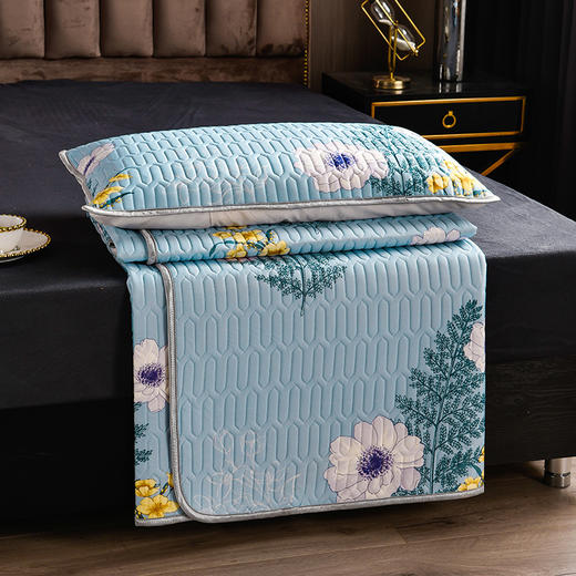 凉感丝乳胶凉席三件套（凉席150*200cm/180*200cm/枕套48*74cm*2） 商品图1