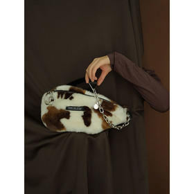 〖HIDDENNOTES〗原创设计 秋冬新款仿皮草单肩斜挎奶牛纹毛毛腰包