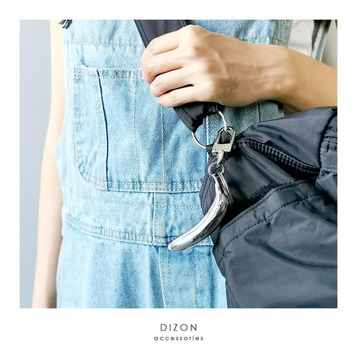 MADE BY DIZON 空山基香蕉挂饰 包袋潮流吊电镀镜面水果果冻吊饰 商品图1