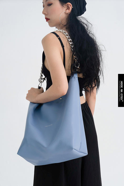 〖HIDDE NN OTES〗原创单肩包 仿羊皮大容量雾霾蓝链条斜挎托特包 商品图2