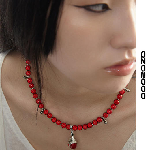 QZC2000 水滴吊坠红色反光梦幻珍珠朋克铆钉吊坠磁铁扣项链男女同 商品图2