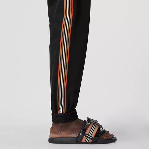 BURBERRY 巴宝莉 男士条纹细节科技羊毛慢跑裤 黑色 8038153 A1189 商品图2
